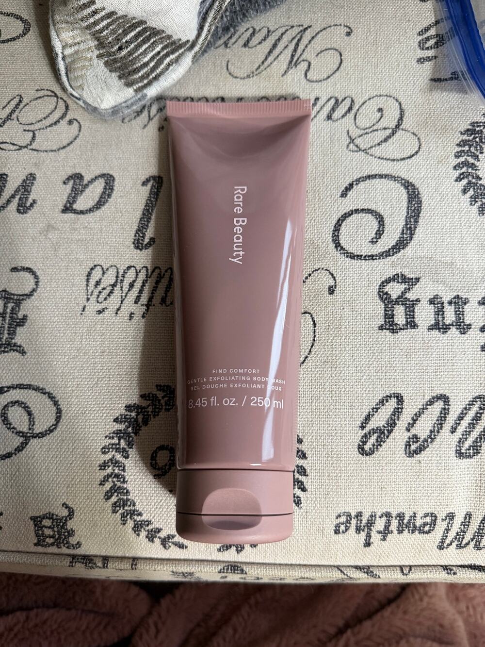 Rare Beauty Find Comfort gentle exfoliating body wash